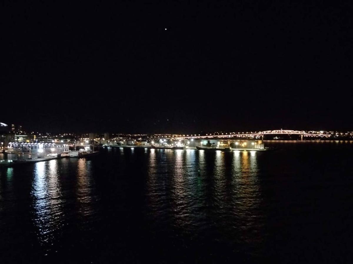 Qv Waterfront Apt With Ac Wifi And Parking أوكلاند المظهر الخارجي الصورة